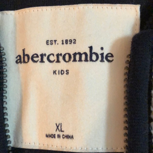 Abercrombie Quilted Jacket 😍👍🏻 - Picture 3 of 7